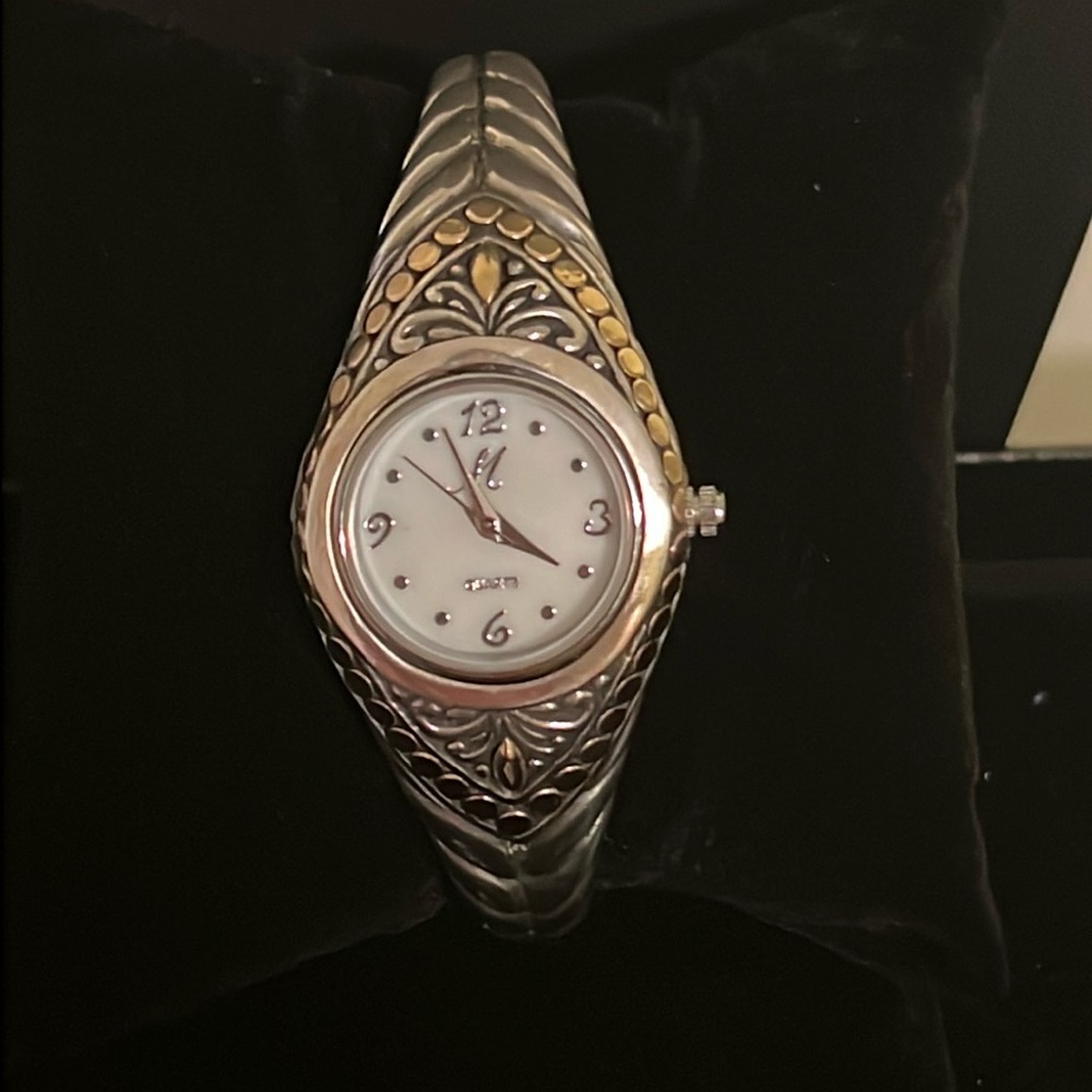 Luxury Solid 18K Gold Watch. Artisan-crafted of solid 18K Gold, 925 Sterling